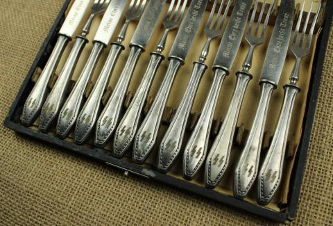 WW2 German Nazi waffen SS totenkopf skull silverware fork and knife set in case WW2 German Nazi waffen SS totenkopf skull silverware fork and knife set in case