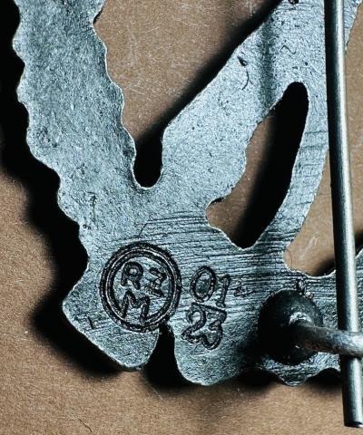 WW2 German Nazi WAFFEN SS Wehrmacht ASSAULT badge award by RZM WW2 German Nazi WAFFEN SS Wehrmacht ASSAULT badge award by RZM