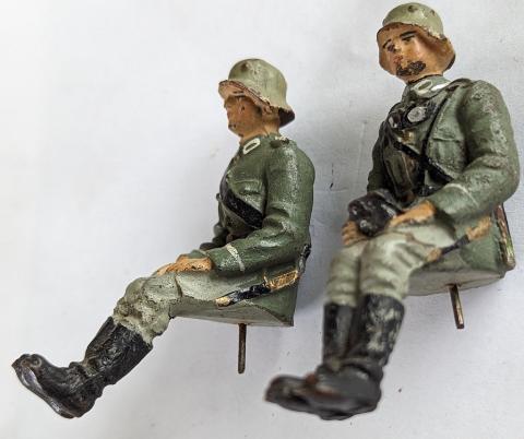 sitting Wehrmacht Heer soldiers figurine toys elastolin hausser tippco lineol wartime 1930s germany