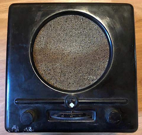 Adolf Hitler & Joseph Goebbels PROPAGANDA Third Reich People's RADIO Deutscher Kleinempfaenger DKE 38 Telefunken Adolf Hitler & Joseph Goebbels PROPAGANDA Third Reich People's RADIO Deutscher Kleinempfaenger DKE 38 Telefunken