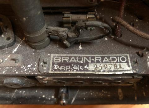 Adolf Hitler & Joseph Goebbels PROPAGANDA Third Reich People's RADIO Deutscher Kleinempfaenger DKE 38 Telefunken Adolf Hitler & Joseph Goebbels PROPAGANDA Third Reich People's RADIO Deutscher Kleinempfaenger DKE 38 Telefunken