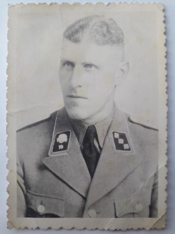 CONCENTRATION CAMP Waffen SS Totenkopf officer GUARD original war photo