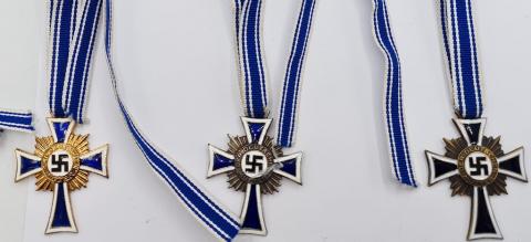 WW2 GERMAN MOTHER CROSS MEDAL BRONZE SILVER GOLD Cross of Honour of the German Mother