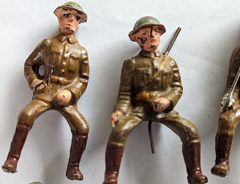 sitting soldiers figurine toys elastolin hausser tippco lineol wartime 1930s germany