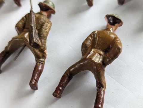 sitting soldiers figurine toys elastolin hausser tippco lineol wartime 1930s germany