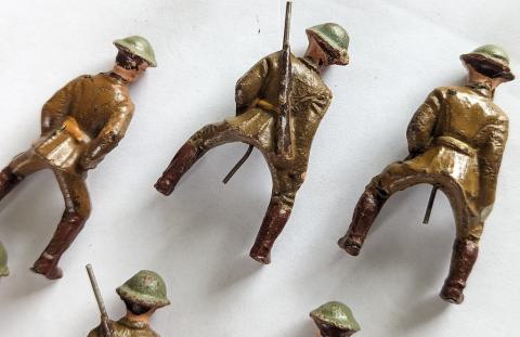 sitting soldiers figurine toys elastolin hausser tippco lineol wartime 1930s germany