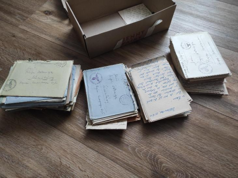 Lot of over 80 letters feldposts from SAME soldier in the Wehrmacht !!