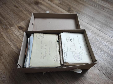 Lot of over 80 letters feldposts from SAME soldier in the Wehrmacht !!