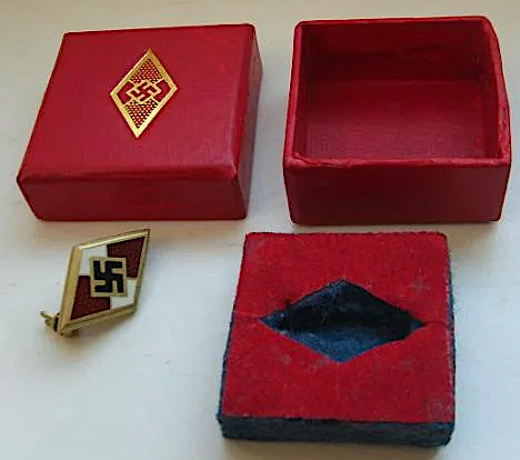rare ww2 german nazi golden hj hitler youth gold diamond pin badge marked rzm original case issue