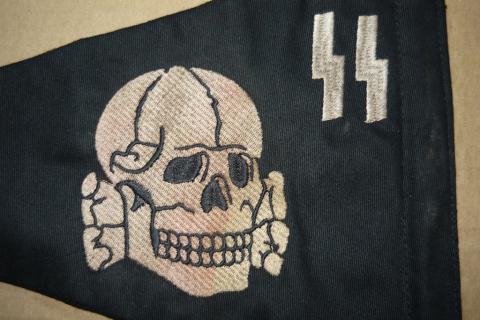 RARE WW2 German Nazi WAFFEN SS TOTENKOPF double sides pennant flag with attachs