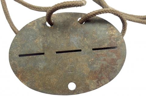 UNIQUE ! Concentration camp AUSCHWITZ WAFFEN SS TOTENKOPF GUARD from the first transportation SET Dogtag ID + Uniform Shoulder boards