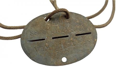 UNIQUE ! Concentration camp AUSCHWITZ WAFFEN SS TOTENKOPF GUARD from the first transportation SET Dogtag ID + Uniform Shoulder boards