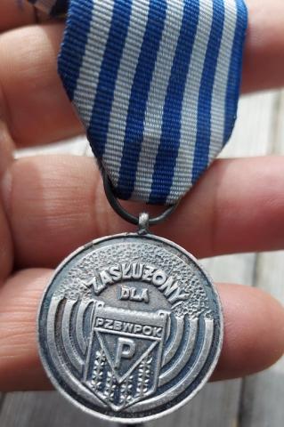 very rare Polish inmate survivor concentration camp auschwitz medal zasłużony dla pzbwpokvery rare Polish inmate survivor concentration camp auschwitz medal zasłużony dla pzbwpok