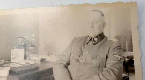 Waffen SS Totenkopf kommandant guard in concentration camp original photo uniform collar tab skulls