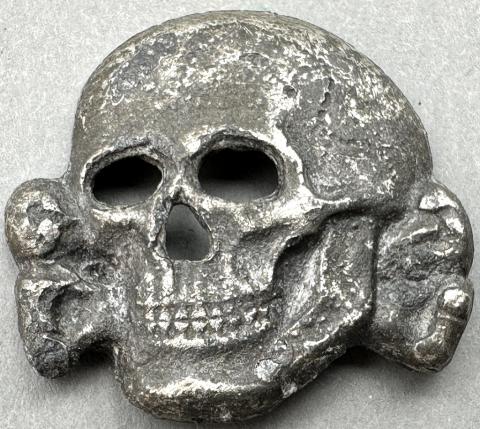Waffen SS totenkopf metal skull insignia visor cap RZM 499/41
