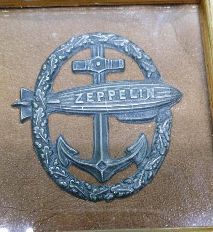 WW1 German Germany ZEPPELIN naval badge medal award in a wooden frame