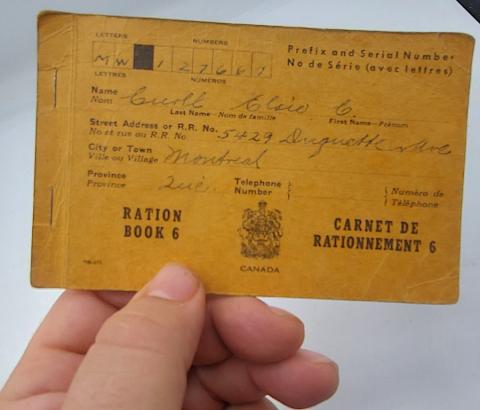 WW2 Canadian forces CANADA ration book Carnet de rationnement with many stamps