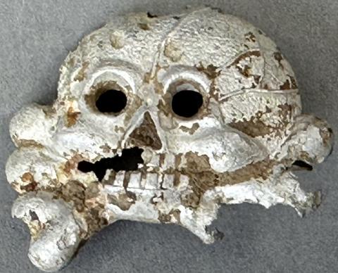 WW2 German Nazi early PANZER collar tab skull totenkopf relic found