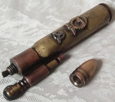 WW2 German Nazi Heer Kriegsmarine working bullet lighter field gear