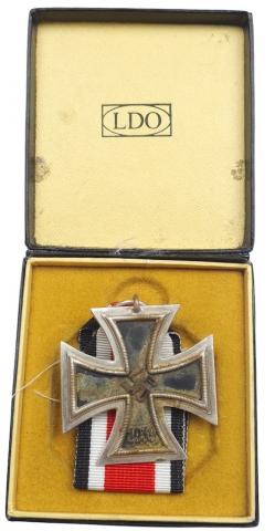 WW2 German Nazi Iron Cross Medal award 2nd classe in original LDO case
