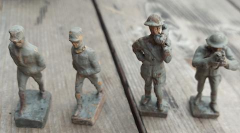 WW2 German Nazi lot of 4 painted camo soldiers figurines war toy Lineol Lehmann 1930s