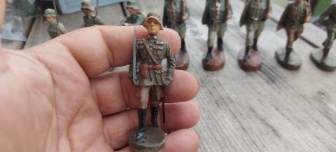 WW2 German Nazi lot of 9 wehrmacht soldiers figurines gun mauser Elastolin Lineol toy figurine