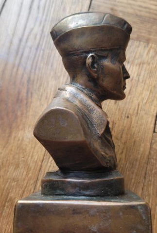 WW2 german Nazi Luftwaffe pilot knight cross recipient bronze statue