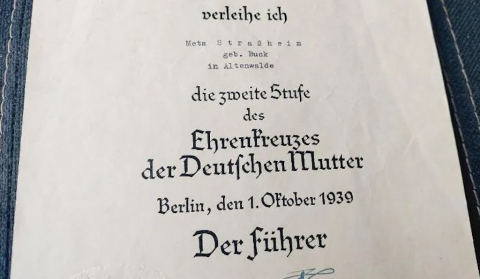 WW2 GERMAN NAZI MOTHER CROSS OF HONOR IN SILVER DECREE award document facsimile adolf hitler signature