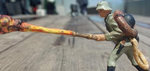 WW2 German Nazi nice fire flame thrower figurine Elastolin Lineo Hausser figurine toy