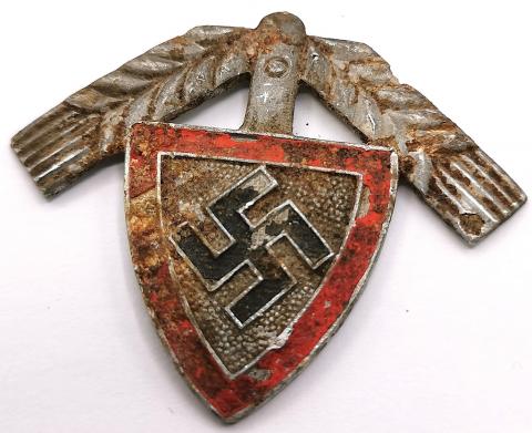 WW2 GERMAN NAZI NICE RAD METAL INSIGNIA WITH MAKER MARK ON THE BACK