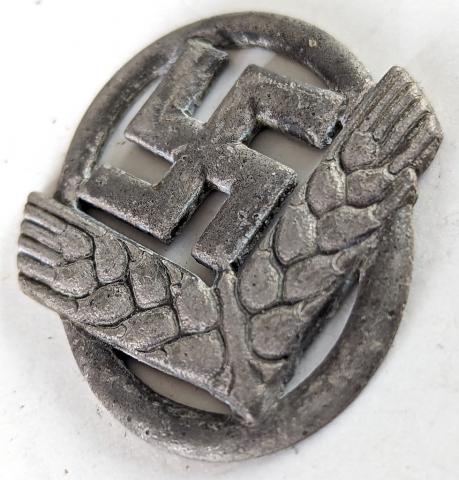 WW2 German Nazi RAD DAF workers of the Third Reich cap pin badge marked