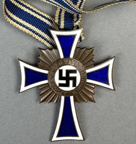 WW2 German Nazi Third Reich mother cross medal award in bronze