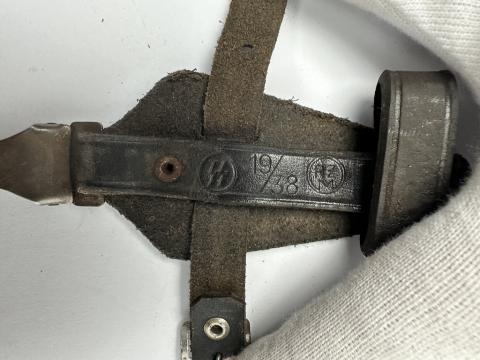 WW2 german Nazi WAFFEN SS vertical leather hanger loop SS dagger assmann rzm original