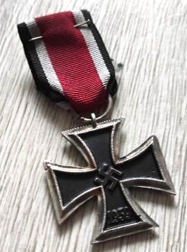WW2 German Nazi Wehrmacht Waffen SS Iron Cross medal 2nd class in original denazified case
