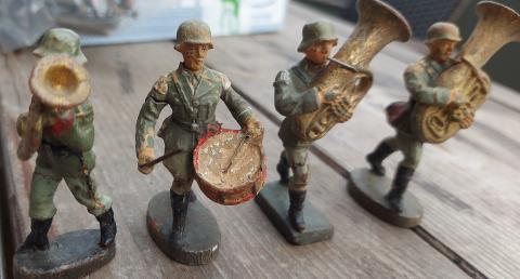 WW2 Germany 1930s wartime toys Elastolin Lineol lot of 4 parade wehrmacht music player figurines