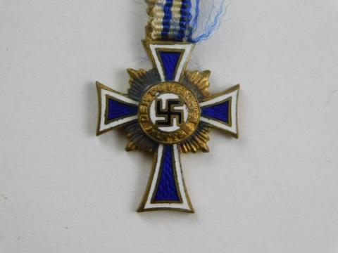 RARE MINIATURE MOTHER CROSS IN GOLD marked L/58 medal award Third Reich