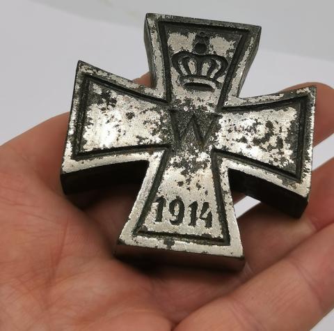 RARE WW1 Veteran Iron cross heavy massive paper holder original world war one medal 1914