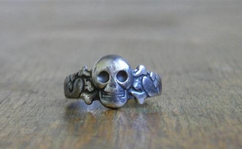WW2 German Nazi Amazing Waffen SS Totenkopf skull silver ring original for sale bague allemande marked