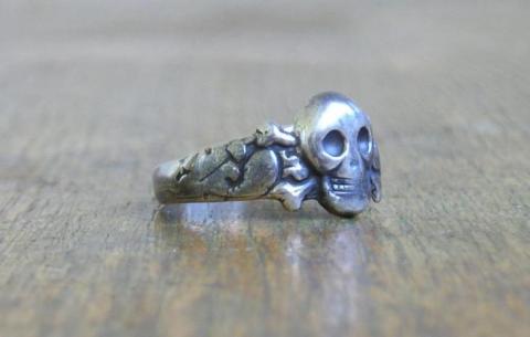 WW2 German Nazi Amazing Waffen SS Totenkopf skull silver ring original for sale bague allemande marked