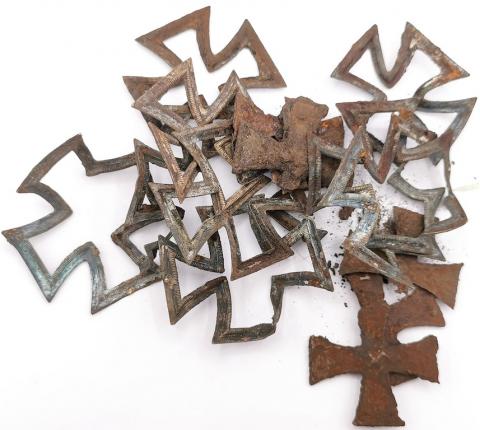 WW2 German Nazi lot of IRON CROSS medal ground dug found in KURLAND battlefield relic