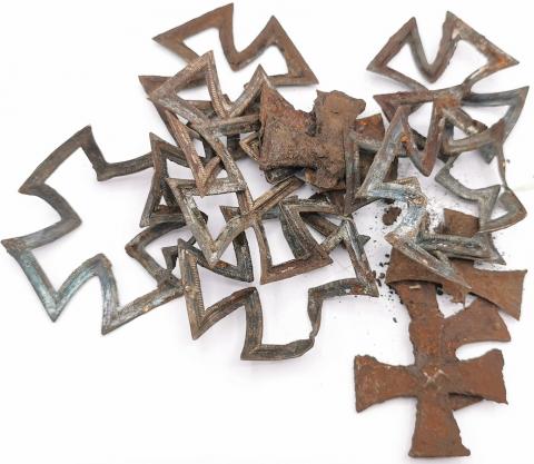 WW2 German Nazi lot of IRON CROSS medal ground dug found in KURLAND battlefield relic