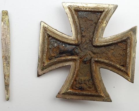 WW2 German Nazi Waffen SS PANZER GRENADIER iron cross first class medal award relic found in Kurland battlefield eastern campaign agains Soviets