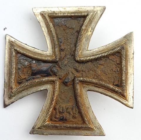 WW2 German Nazi Waffen SS PANZER GRENADIER iron cross first class medal award relic found in Kurland battlefield eastern campaign agains Soviets