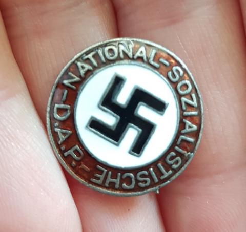 WW2 GERMAN NAZI NSDAP ADOLF HITLER NAZI PARTY MEMBERSHIP PIN UNMARKED