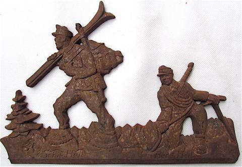 WW2 GERMAN III REICH UNIQUE LARGE METAL 2 WIKING WAFFEN SS SOLDIERS IN MOUTAIN TRENCH ART