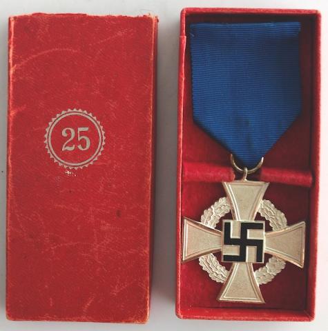 WW2 GERMAN NAZI 25 YEARS OF FAITHFUL SERVICES IN THE WEHRMACHT THIRD REICH ARMY MEDAL IN CASE WITH ORIGINAL AWARD DOCUMENT