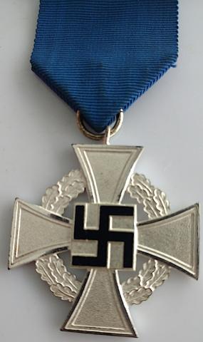 WW2 GERMAN NAZI 25 YEARS OF FAITHFUL SERVICES IN THE WEHRMACHT THIRD REICH ARMY MEDAL IN CASE WITH ORIGINAL AWARD DOCUMENT