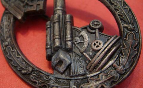 WW2 GERMAN NAZI ARMY FLAK BADGE medal award BY WILHELM HOBACHER, WIEN relic found