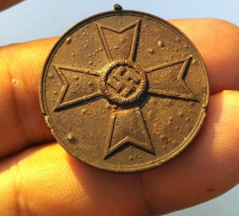 WW2 GERMAN NAZI CROSS OF MERIT MEDAL RELIC FOUND NO RIBBON