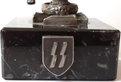 WW2 GERMAN NAZI EXTREMELY NICE POST WAR WAFFEN SS TOTENKOPF SOLDIER STATUE WITH SS RUNES AND MP40 MACHINE GUN ON MARBLE PODIUM WOW